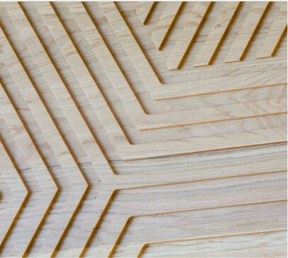detalhe com relevo em madeira